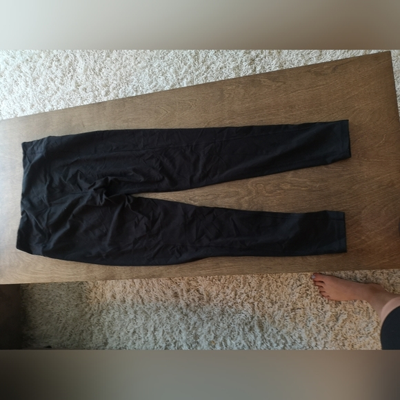 Victoria Sport medium black leggings - Picture 3 of 5